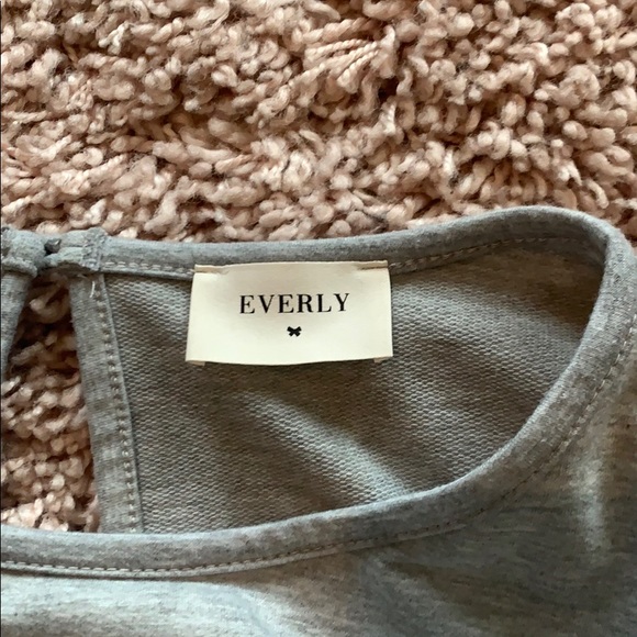 Gray open back tie-romper - Picture 4 of 4